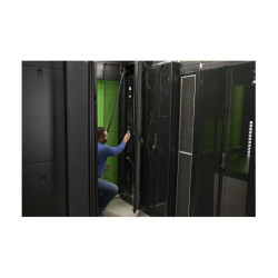 APC Rack PDU 9000 Switched ZeroU 32A 230V 21 C13 3 C19